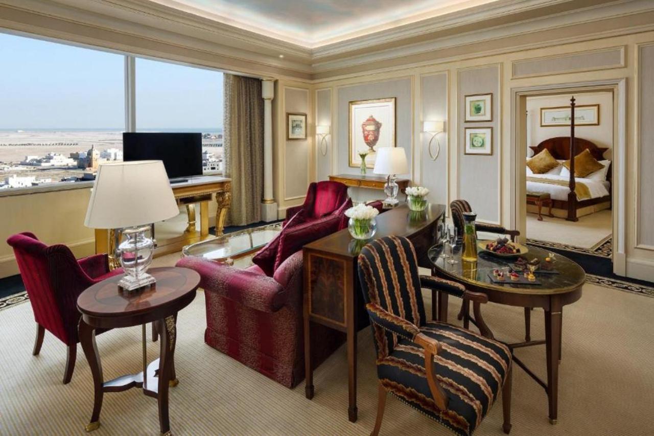 Moevenpick Hotel Al-Khobar Eksteriør bilde A suite at the Four Seasons Hotel, London