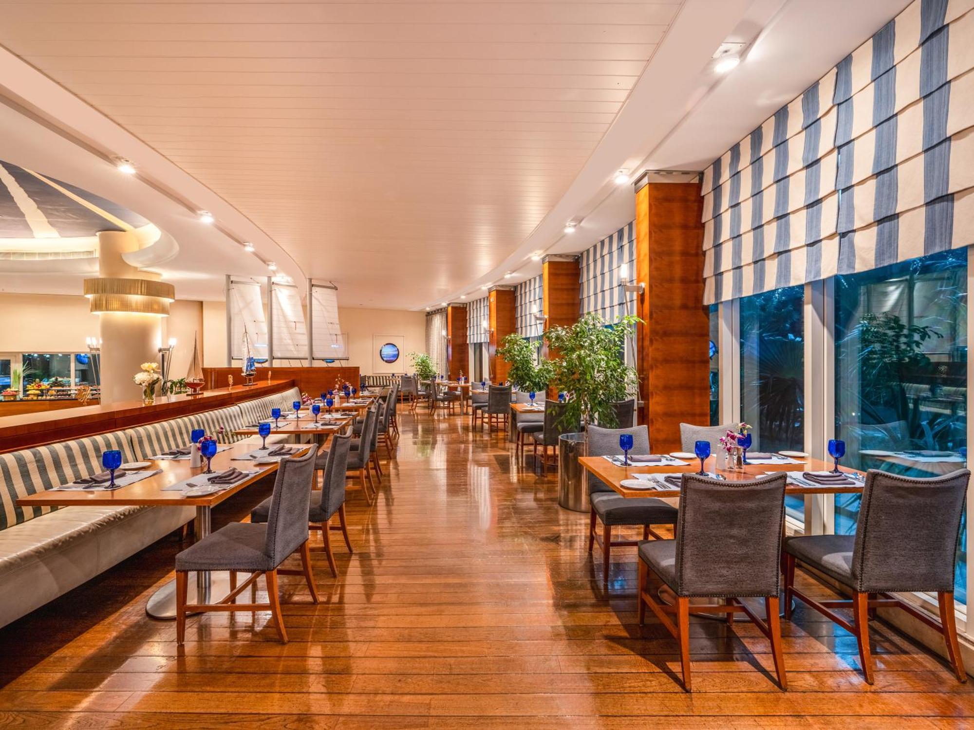 Moevenpick Hotel Al-Khobar Eksteriør bilde The restaurant