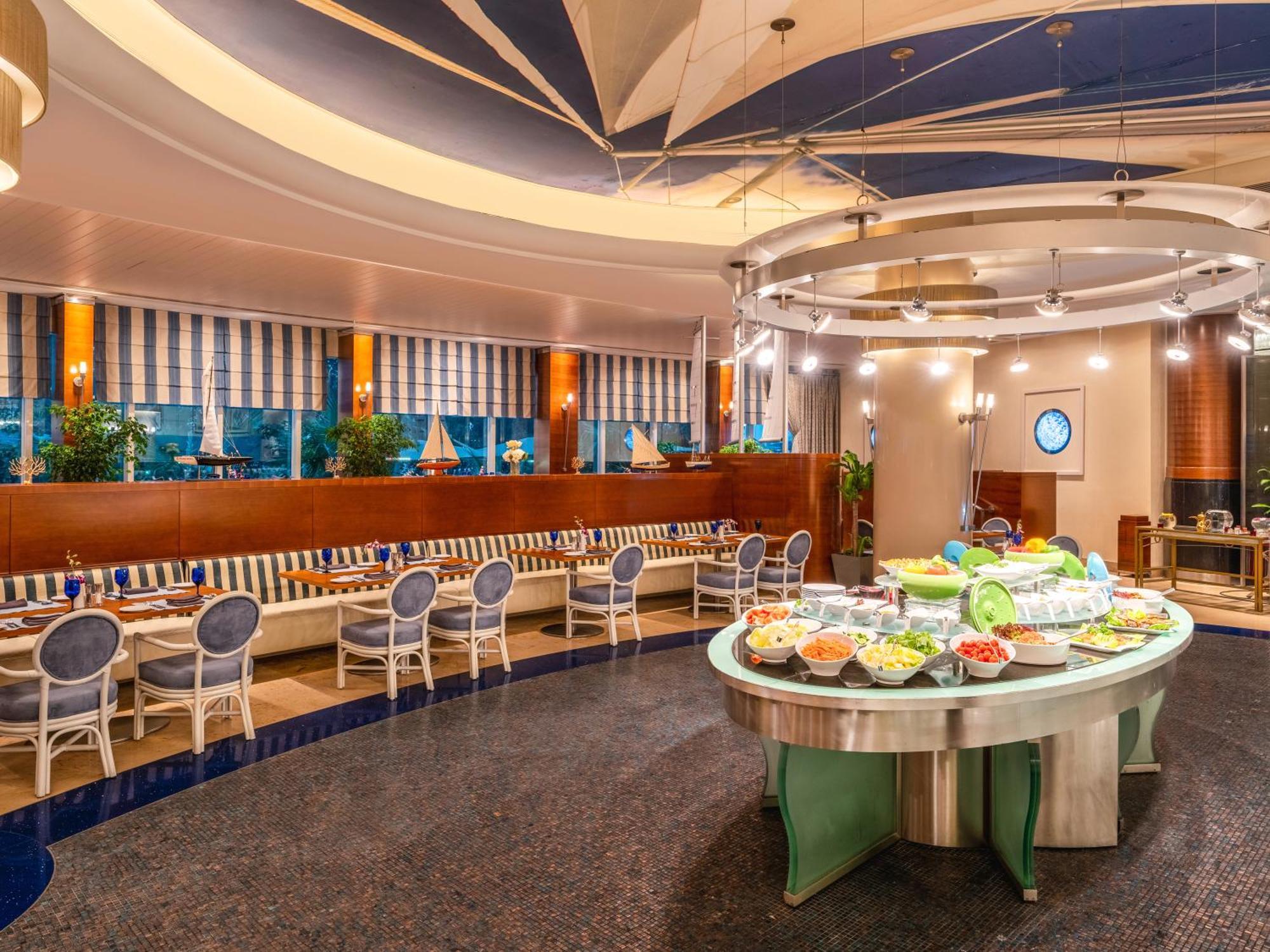 Moevenpick Hotel Al-Khobar Eksteriør bilde The restaurant