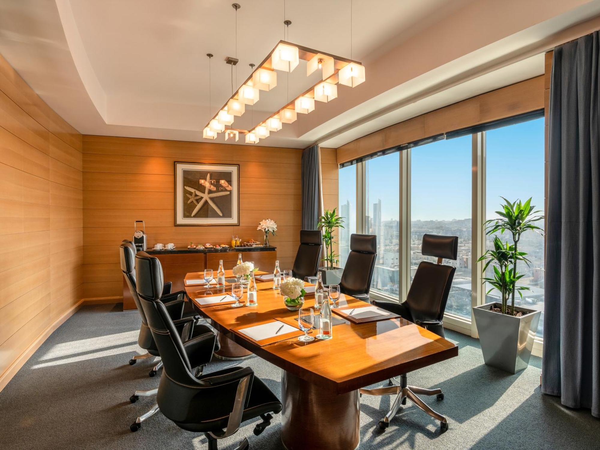 Moevenpick Hotel Al-Khobar Eksteriør bilde Meeting room