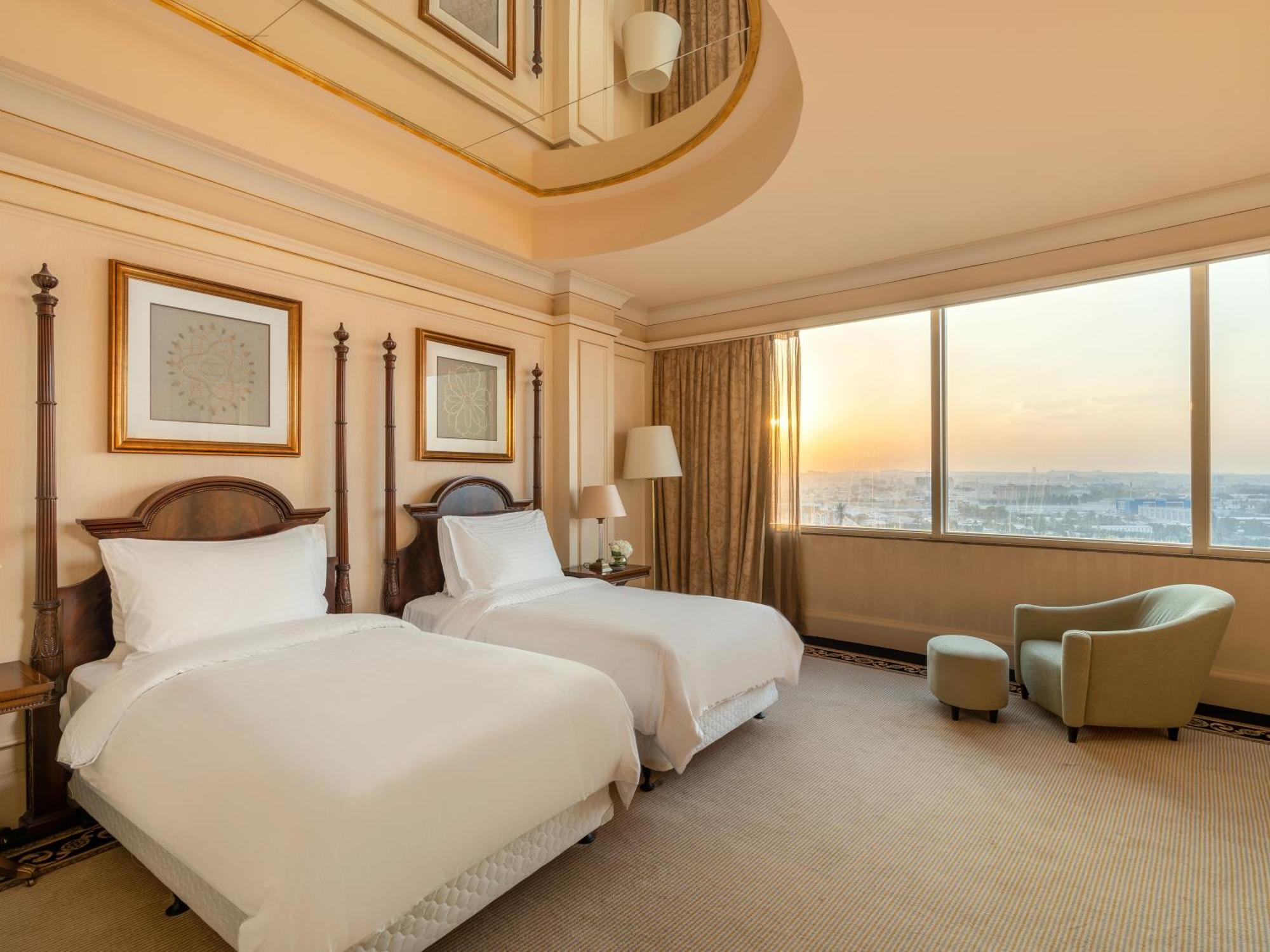 Moevenpick Hotel Al-Khobar Eksteriør bilde Deluxe Room